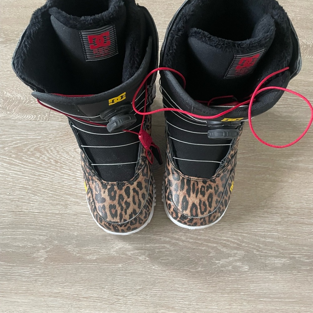 DC Women's Black and Red Snow Boots